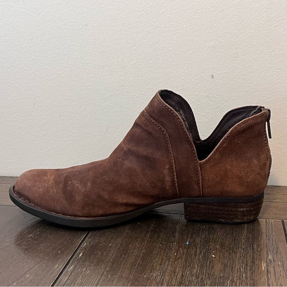 Born Brown Suede Ankle Boots Womens size 9 - Picture 4 of 9
